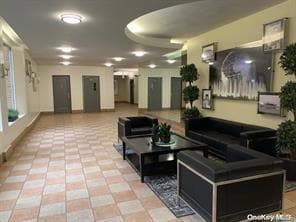 The New Yorker unit 4B, Forest Hills, NY 11375 - photo 2