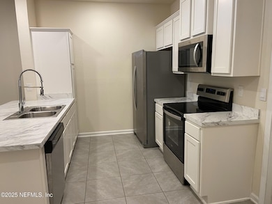 Kitchen w/stainless steel appliances