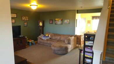 812 Oregon Parks Ave, Oregon, WI 53575 - photo 5