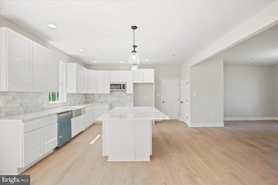 7016 Grace Landing Ct, Hughesville, MD 20637 - photo 5