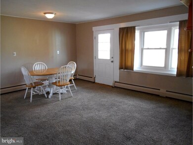 81 Roundwood Ln, Levittown, PA 19055 - photo 7
