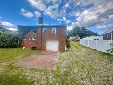 18 Longvue Cir, Ambridge, PA 15003 - photo 2