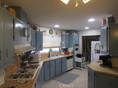 1525 W Oakland Ave unit 30, Hemet, CA 92543 - photo 7