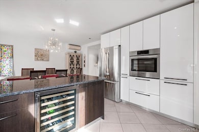 82-06 166th St, Jamaica, NY 11432 - photo 6