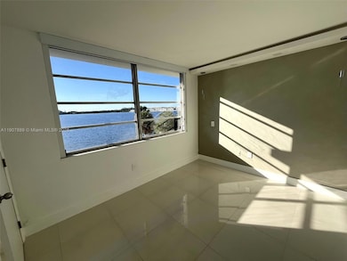 18601 NE 14th Ave unit 409, Miami, FL 33179 - photo 5