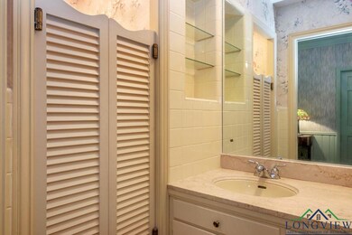 411 Woodlawn St, Kilgore, TX 75662 - photo 7