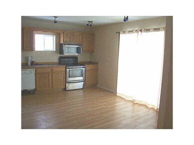 Eat-in Kitchen.