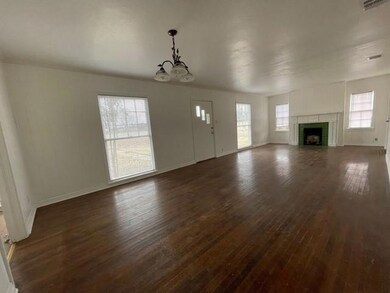 1403 E Ennis Ave, Ennis, TX 75119 - photo 6