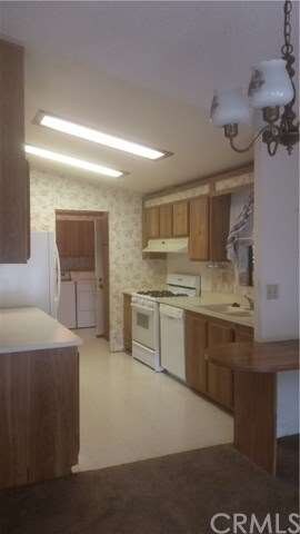 ROOMY KITCHEN