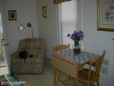 1140 Greenway Ave, Stroudsburg, PA 18360 - photo 4