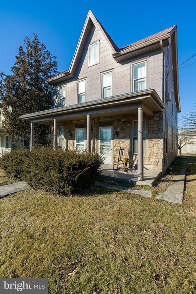 980 Martindale Rd, Ephrata, PA 17522 - photo 2