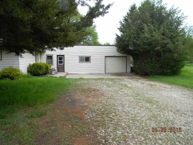 318 E Friendly Ln, North Platte, NE 69101 - photo 3