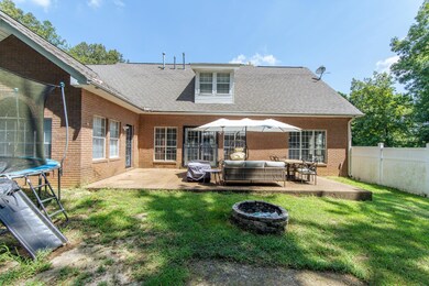 915 Clifftview Rd, Bolivar, TN 38008 - photo 6