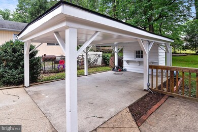 10813 Maple St, Fairfax, VA 22030 - photo 7