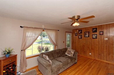 8 Weise Rd, Schenectady, NY 12302 - photo 3