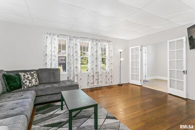 1022 W 16th St, Davenport, IA 52804 - photo 6