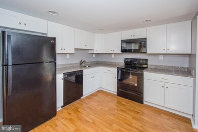 3311 Mont Clare Ln, Bowie, MD 20715 - photo 4