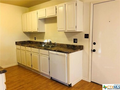 912 Dartmouth St, San Marcos, TX 78666 - photo 6