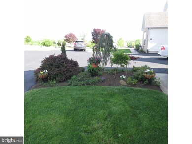 1014 Bordeaux Ln, Pennsburg, PA 18073 - photo 4