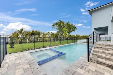 6528 Simone Shores Cir, Apollo Beach, FL 33572 - photo 3