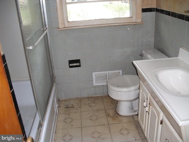 317 Timberline Dr, Mount Laurel, NJ 08054 - photo 5