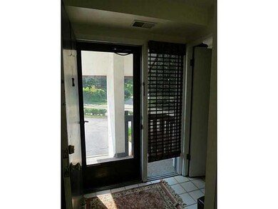Entry/Foyer.