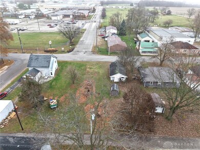 906 Jackson St, Greenville, OH 45331 - photo 4