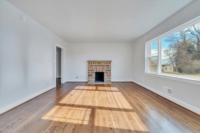 202 N Bruffey St, Salem, VA 24153 - photo 4