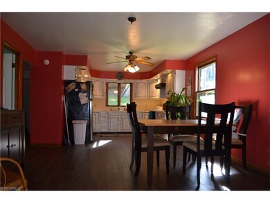 Large Eat-In Kitchen