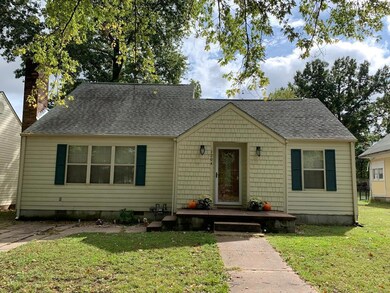 1204 Appleton Ave, Parsons, KS 67357 - photo 2