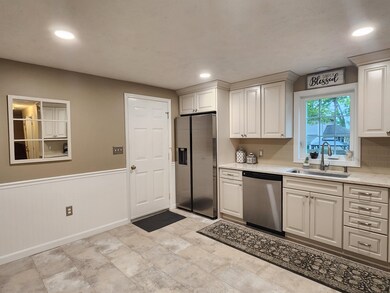 4 Edith Ave, Nashua, NH 03064 - photo 5