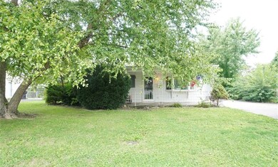 19 Mooreland Dr, Whiteland, IN 46184 - photo 2