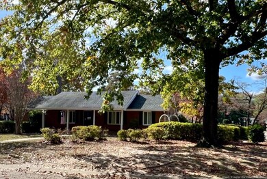 306 Whitney Dr, Fayetteville, NC 28314 - photo 2