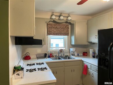 912 Van Buren Ave, Dixon, IL 61021 - photo 3