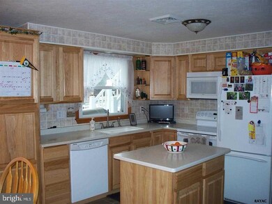 39 Pleasanton Dr unit 875, East Berlin, PA 17316 - photo 6