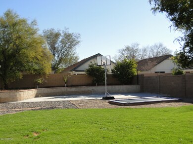 71 S Forest Dr, Chandler, AZ 85226 - photo 4