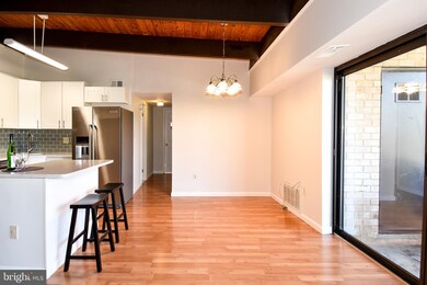 7857 Enola St unit 206, McLean, VA 22102 - photo 5