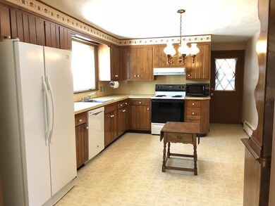 102 Jensen Cir, West Springfield, MA 01089 - photo 4