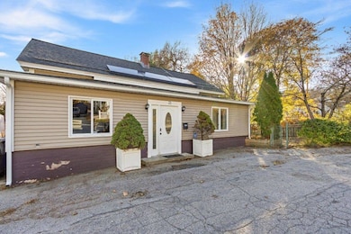 21 Colvin St, West Warwick, RI 02893 - photo 3