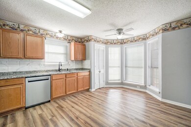 322 Sweetwater Dr, Weatherford, TX 76086 - photo 5