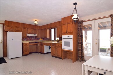 136 Sharon St, Cranston, RI 02910 - photo 7