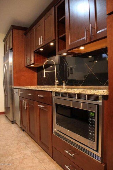 Built in microwave & cabinet lights