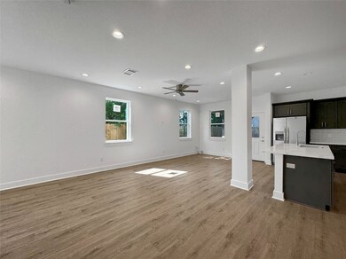 5427 Bellfort Ave unit B, Houston, TX 77033 - photo 5