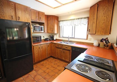 1460 E Jones Creek Rd, Grants Pass, OR 97526 - photo 6