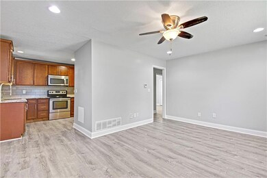 301 E 82nd St, Kansas City, MO 64114 - photo 4