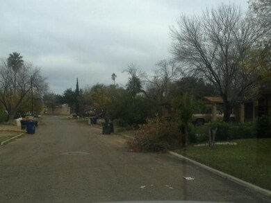 2109 E Montgomery St, Laredo, TX 78043 - photo 2