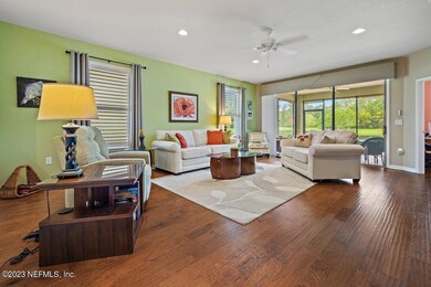 Family Room (3)