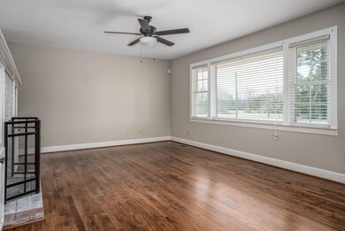 2nd View of Great Rm