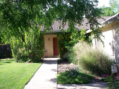 3909 Travona St, Redding, CA 96001 - photo 2