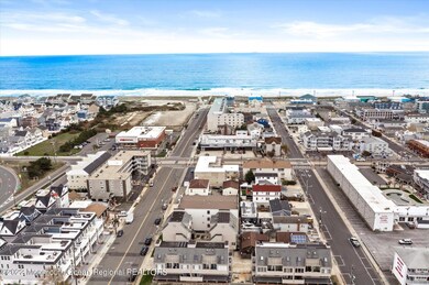 02-127_Hiering_Avenue-2